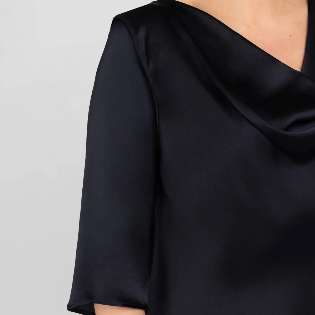 Online Marina Rinaldi Elegante Marina Rinaldi Silk Acetate Drape Vest Navy